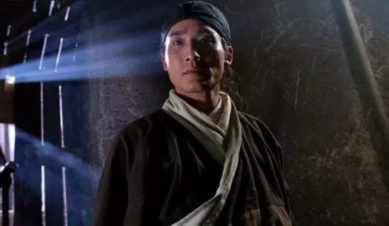 的那種神態很是有難度,重要的是要把心裡演活,張家輝做到了。《黑社會》《證
