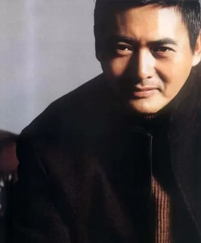 是水到渠成。2008年張家輝主演《證人》,憑藉該片榮獲第53屆亞太影展最