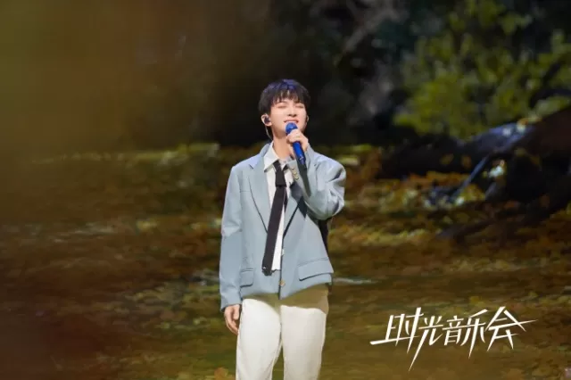 中國風歌曲,在2001年6月13日由擎天娛樂發行。聽著這首歌,仿佛身處於