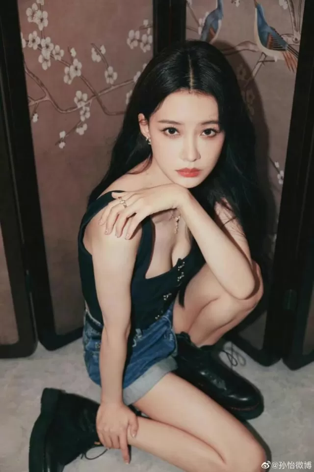 29歲內地女演員孫怡與富二代董子健(王京花之子)曾有過一段童話