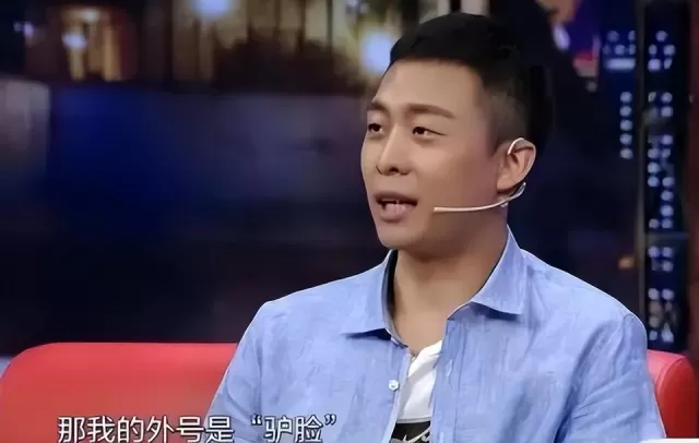 。線索二:此劇在拍攝期間,被同劇組人爆料,男主演和一位90後女