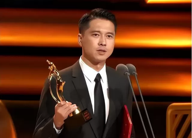 大紅大紫背後,娛姐也有一絲隱隱的擔憂!畢竟,在娛樂圈,「人紅是