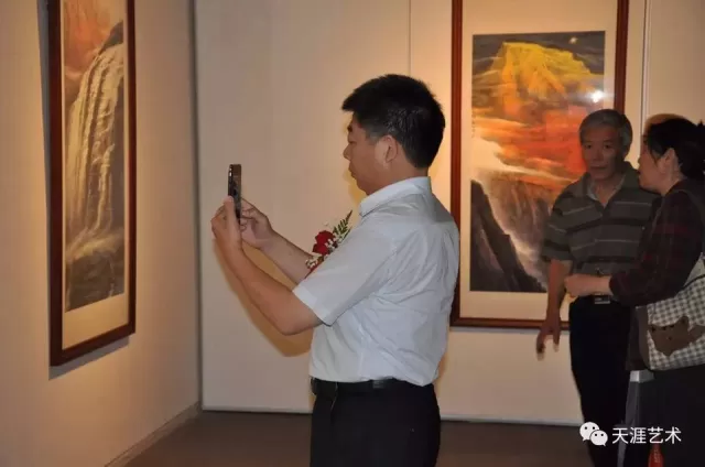 躍在津門畫壇的老中青三代藝術家。本次展覽以湖社文脈傳承為脈絡,並在展廳的