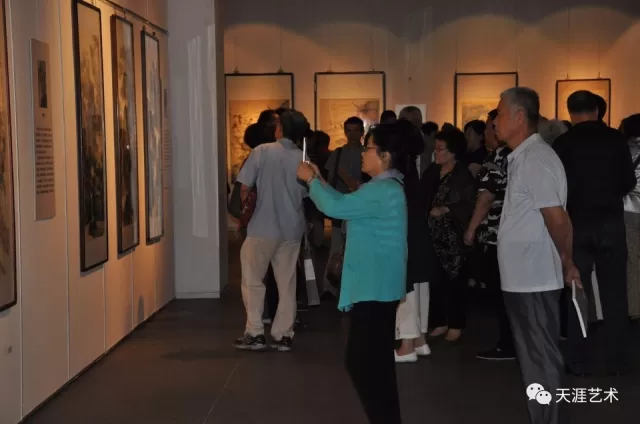 6月2日上午,「百年湖社——天津湖社展覽」在天津美術館隆重開幕,本次展覽