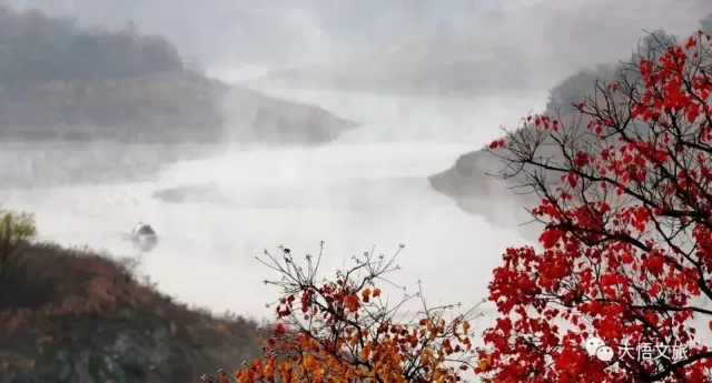 悟)紅葉景區位於湖北省孝感市,鄂東北大別山脈西段,全國著名的「將軍縣」—