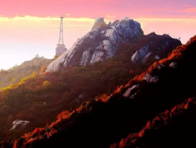 溪、吳楚古長城、原始麒麟溝等景點,還有很多紅色景點,比如:軍政舊址、大竹