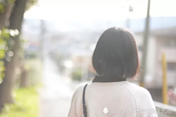 裡,我只想通過創作來傳播故事。它或許能讓你想到某個被遺忘很久的往事片段,