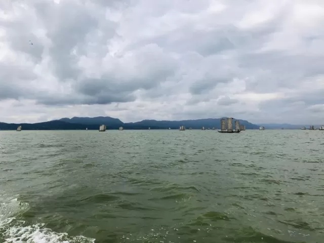 登高峰而遠眺美景盡收眼底△北京秋